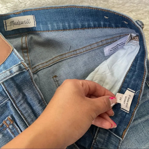 MADEWELL 9” High-Rise Skinny Jeans: Torn-Knee Edition Size 28 - Picture 6 of 11